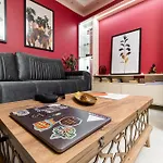 Modern & Elegant Center