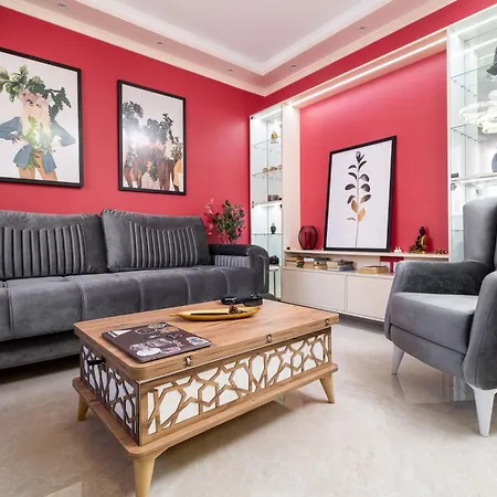 Modern & Elegant Center דירה *