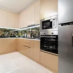 Apartment Modern & Elegant Center