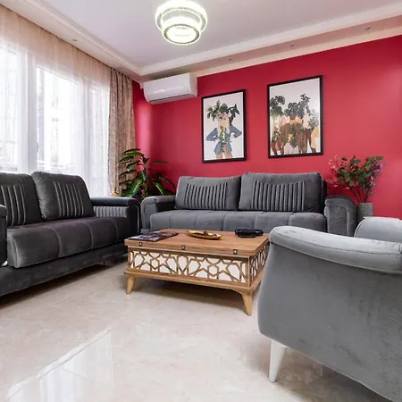 Modern & Elegant Center Lejlighed *