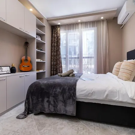 Modern & Elegant Center Apartment Plowdiw